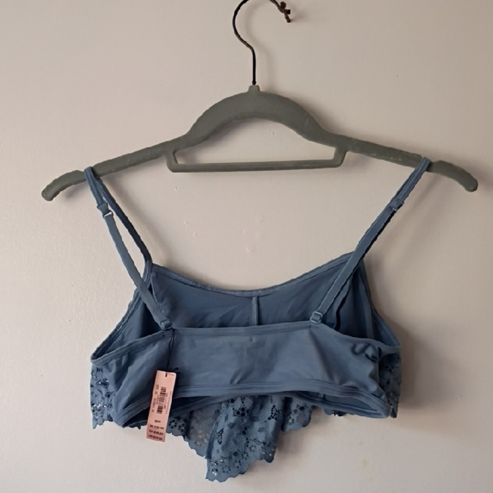 Victoria's Secret Bra Blue Lace Camisole Bralette size Medium New with tags! - Picture 3 of 4